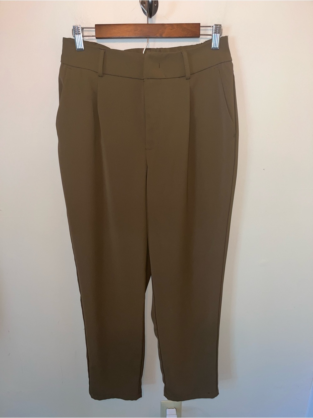 Halara Flex High Waisted Pocket Solid Work Tapered Pants Size M Brown EUC